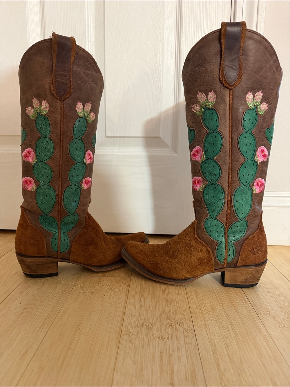 Brown Suede & Leather Western Boots with Green Cactus & Pink Flower Embroidery 🌸 - Picture 5 of 8